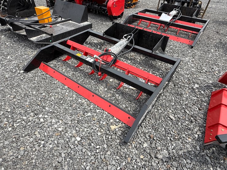#2029-•-unused-giyi-70"-skid-steer-flat-ripper-pdstq250792-inv#-26339-image-3