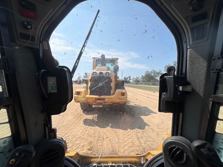 2023-caterpillar-259d3-image-23