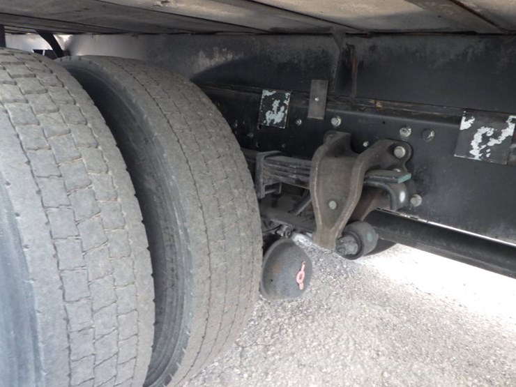 2015-hino-268-image-5