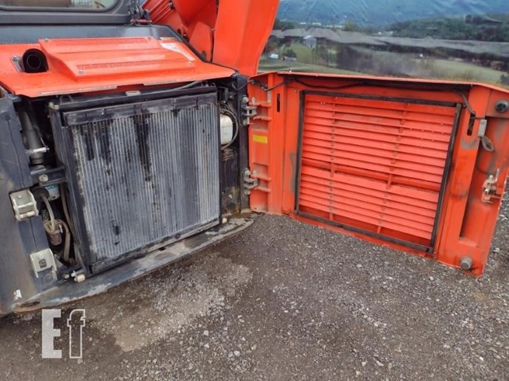 2012-kubota-svl90-image-35