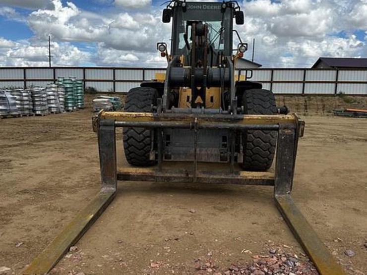 2014-deere-624k-image-11