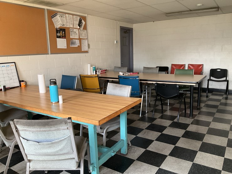 #186-•-tables,-chairs-and-refrigerator-image-2