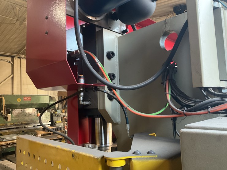 #100-•-2021-accurpress-accell-hybrid-image-31