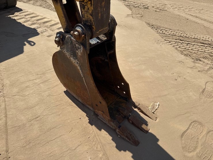 2020-caterpillar-303.5e2-cr-image-22