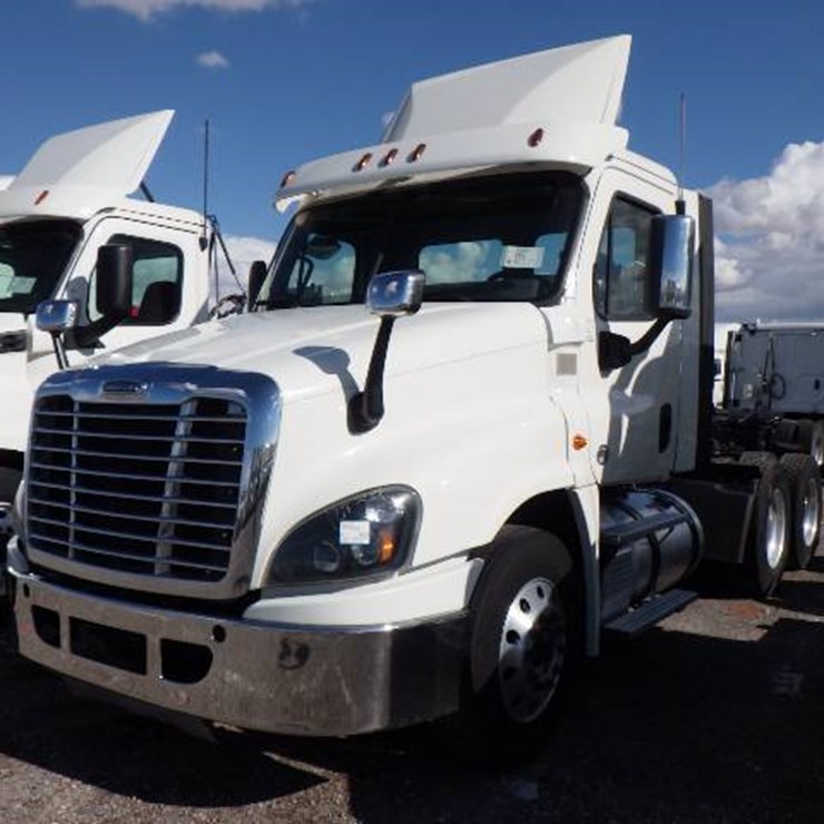 2018 FREIGHTLINER CASCADIA 125