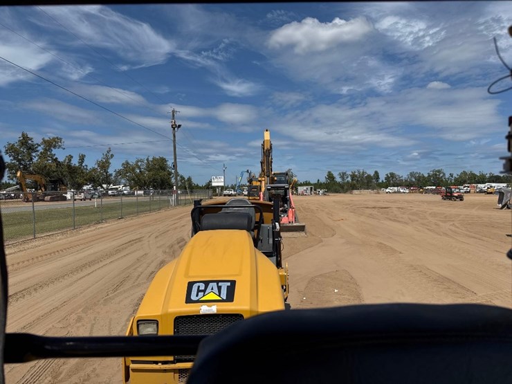 2019-caterpillar-303.5e2-cr-image-35