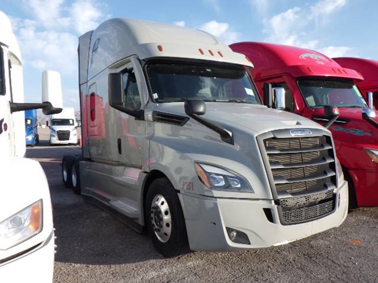 2023-freightliner-cascadia-126-image-2