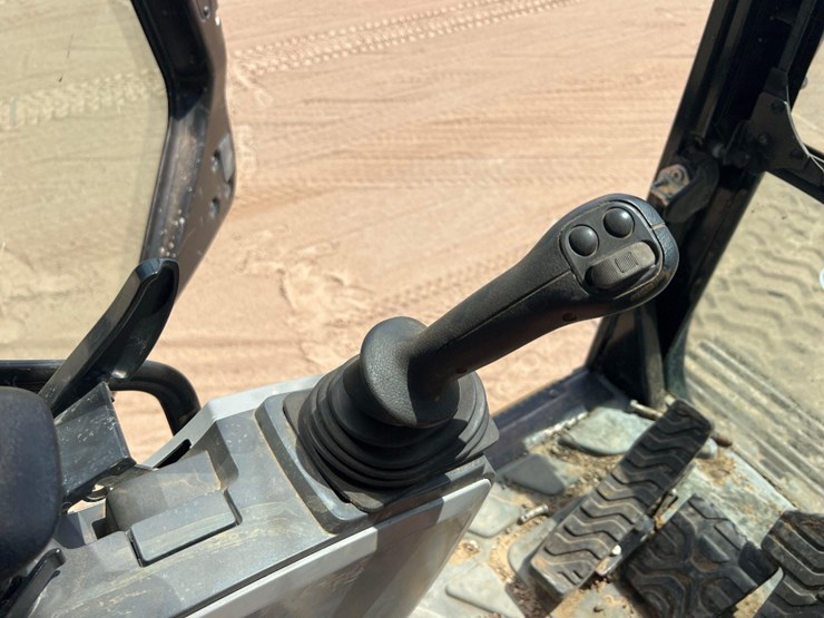 2016-caterpillar-313fl-image-40