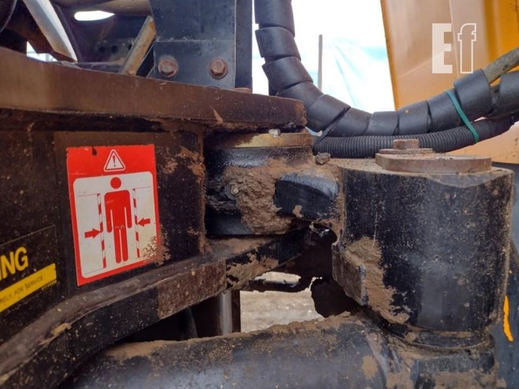 jcb-718-image-23