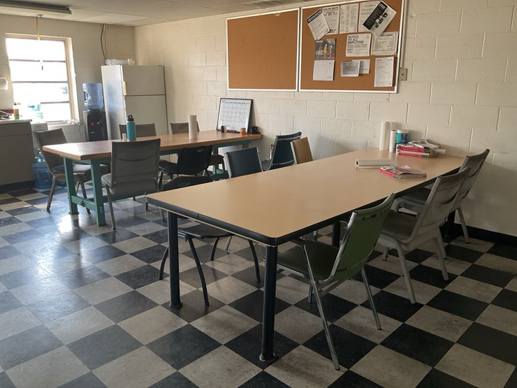 #186-•-tables,-chairs-and-refrigerator-image-1