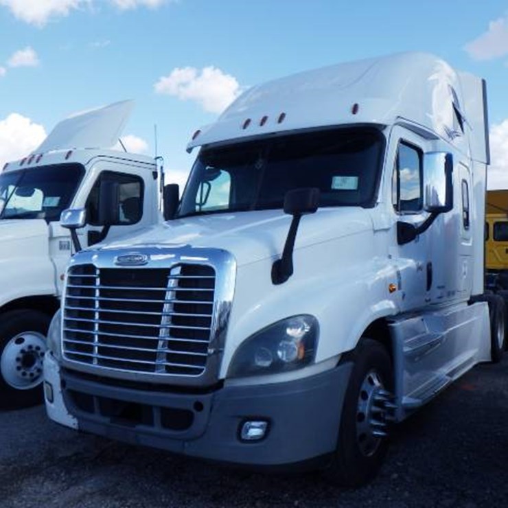 2017 FREIGHTLINER CASCADIA 125