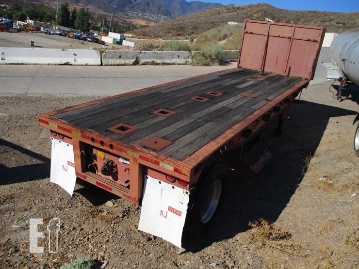 2000-utility-flatbed-image-1