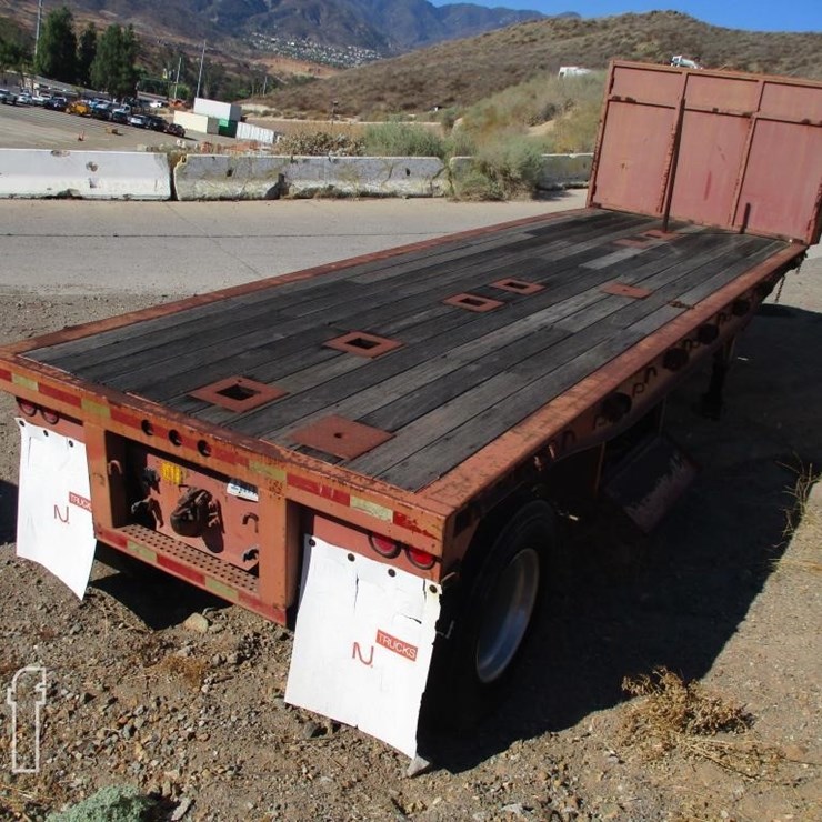2000 UTILITY FLATBED