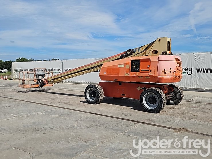 2015-jlg-800s-image-3