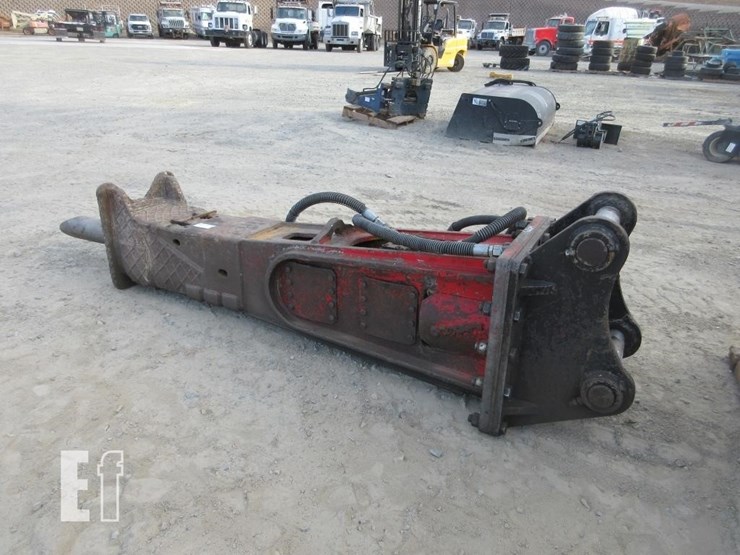 caterpillar-330-image-1