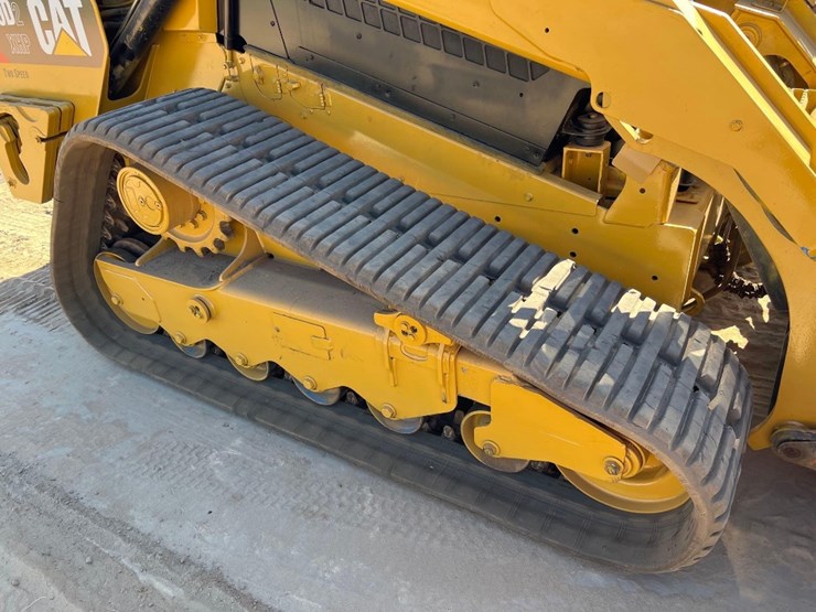 2019-caterpillar-299d2-xhp-image-12