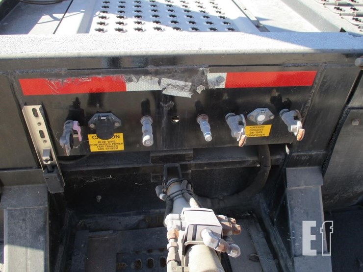 2016-freightliner-114sd-image-15