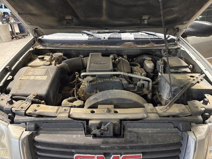 2004-gmc-envoy-sle-image-12
