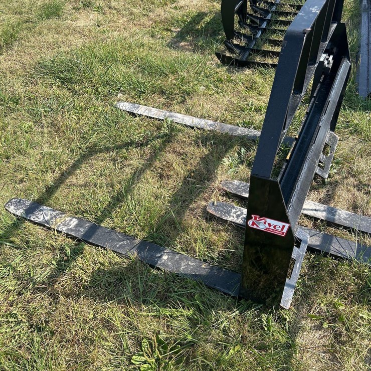 UNUSED 48" Kivel 3,500lb Quick Attach Pallet Forks