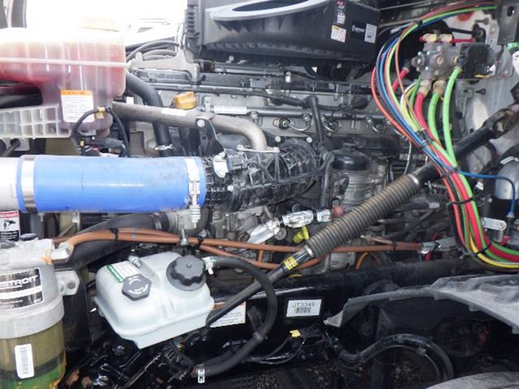 2024-freightliner-cascadia-126-image-13