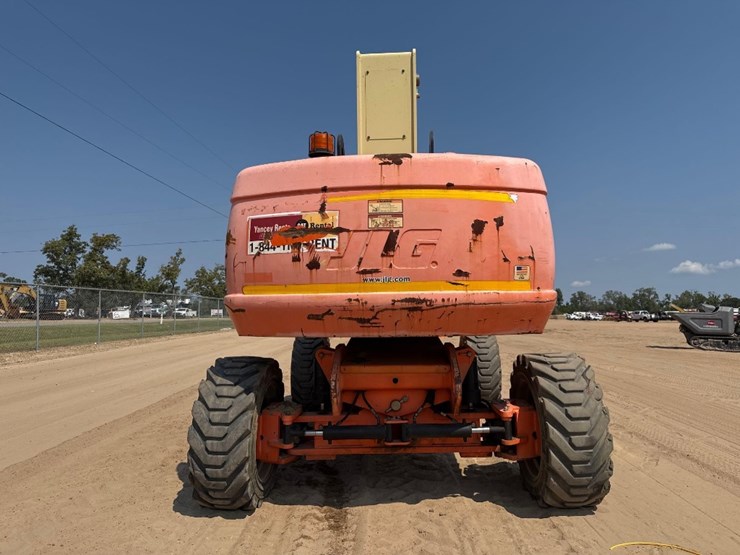 2008-jlg-800s-image-3