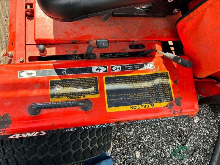 2002-kubota-f2000-image-16