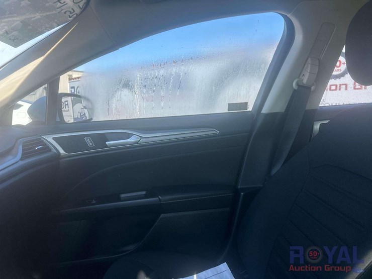2018-ford-fusion-hybird-image-13