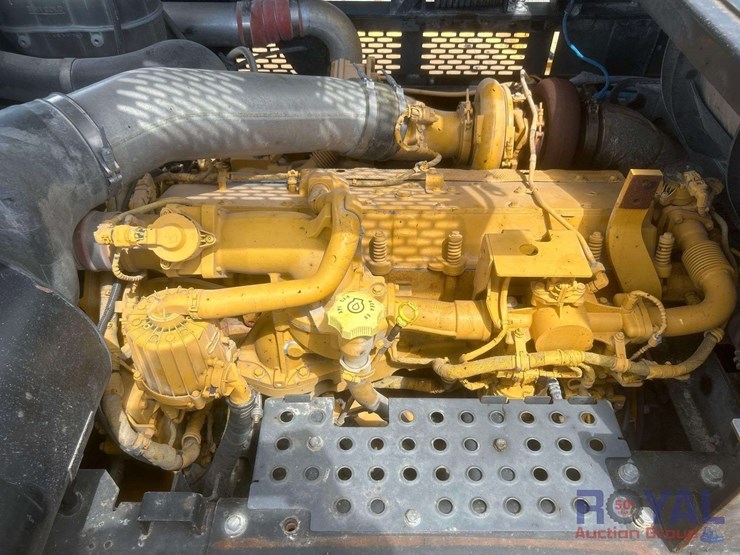 2018-deere-470g-lc-image-16