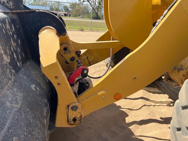 2021-caterpillar-926m-image-10
