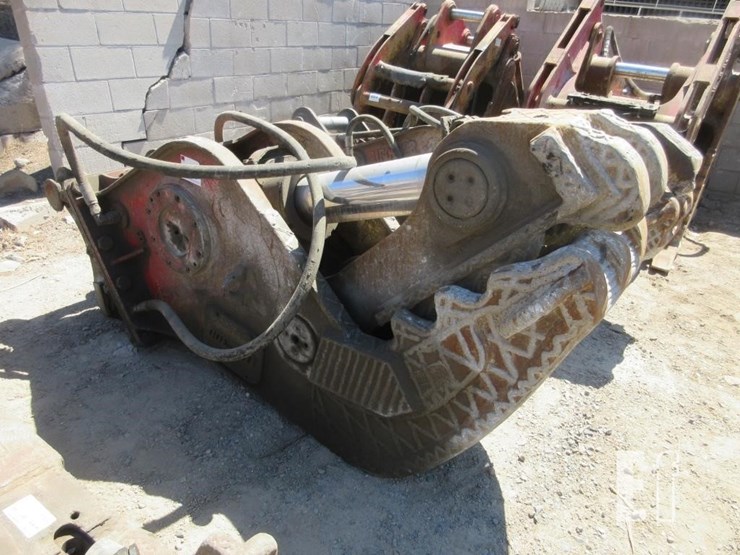 caterpillar-330-image-3