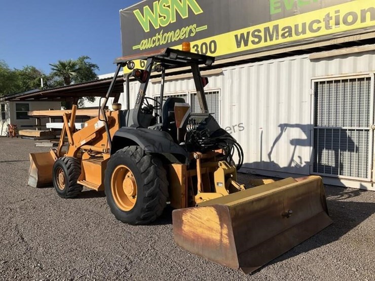 case-570xlt-skip-loader-image-7