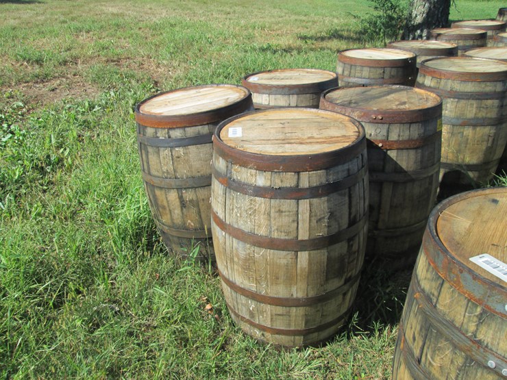 #29411-•-lot-of-(4)-whiskey-barrels-image-2