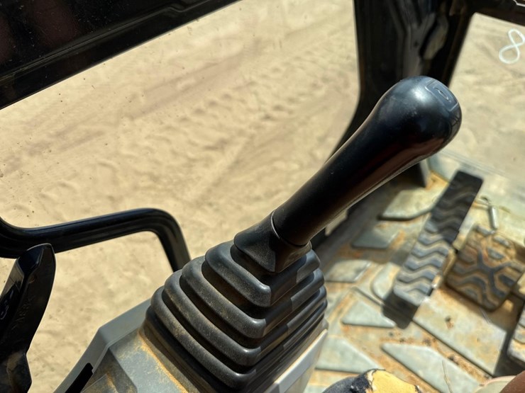 2014-caterpillar-324el-image-39