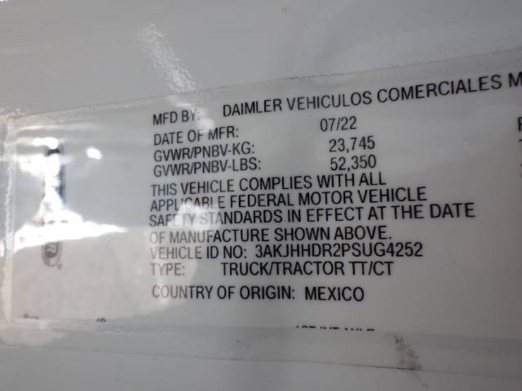 2023-freightliner-cascadia-126-image-15