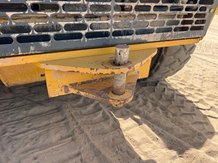 2008-deere-672d-image-21
