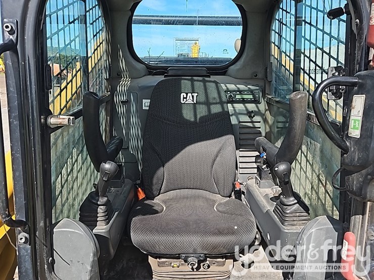 2022-caterpillar-289d3-image-13