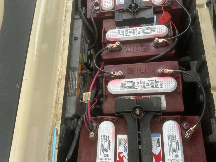 2012-club-car-electric-cart-image-8