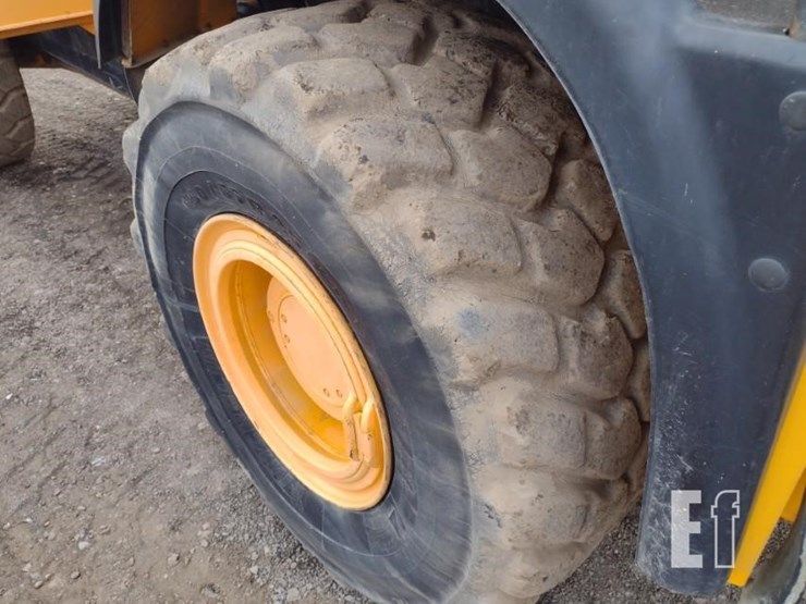 jcb-718-image-16