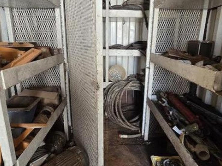 tool-house-with-contents-image-29