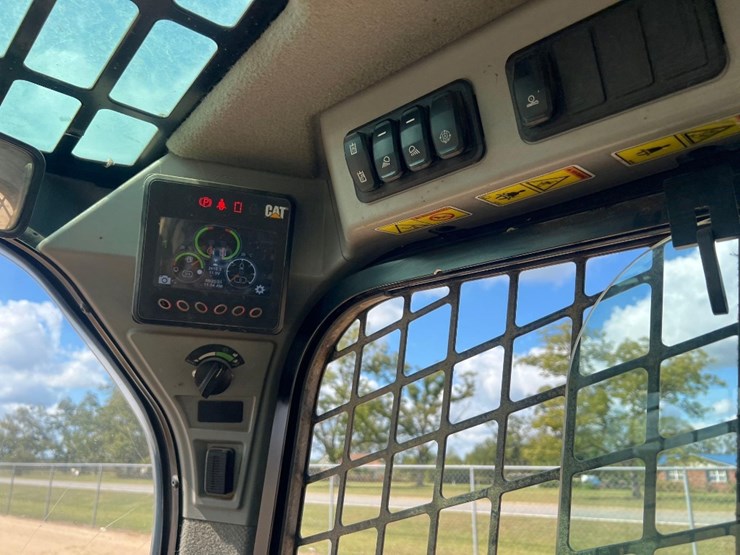 2019-caterpillar-262d3-image-26