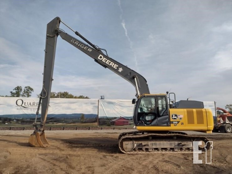 john-deere-210-image-1