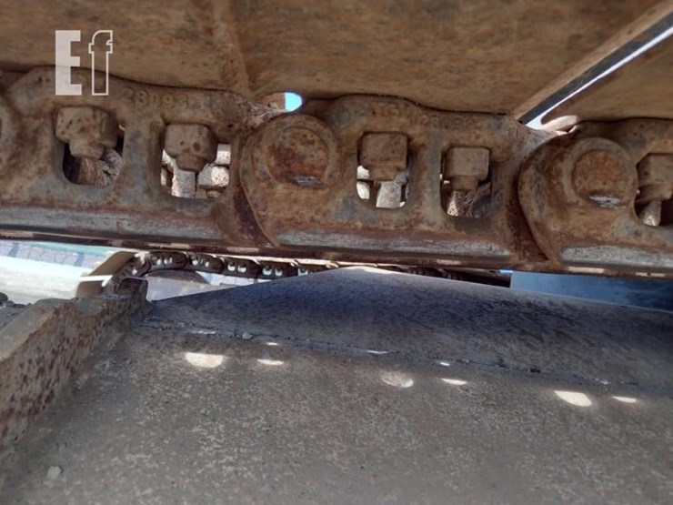 2013-deere-210g-lc-image-38
