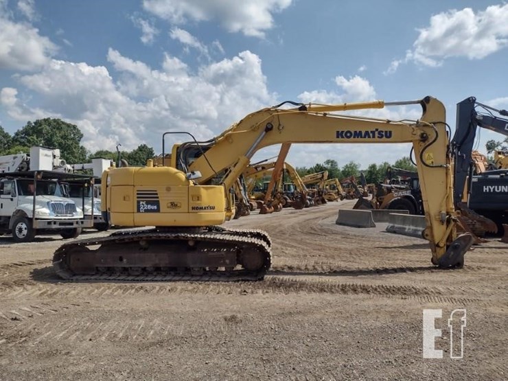 2011-komatsu-pc228us-lc-8-image-3