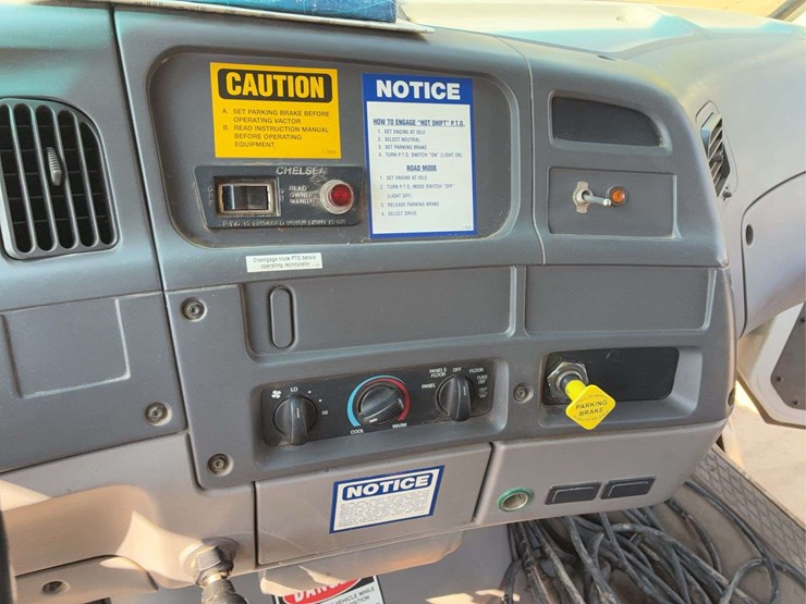 1997-ford-l8501-image-33