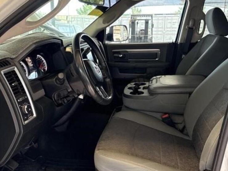 2015-ram-2500-slt-image-30