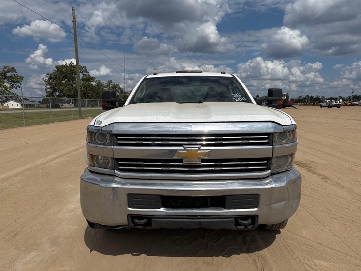 2016-chevrolet-3500hd-image-3