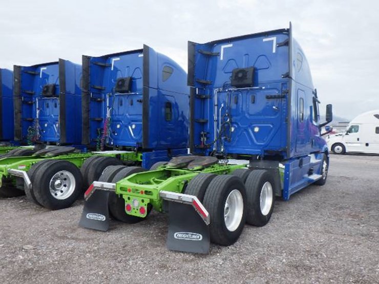 2024-freightliner-cascadia-126-image-5