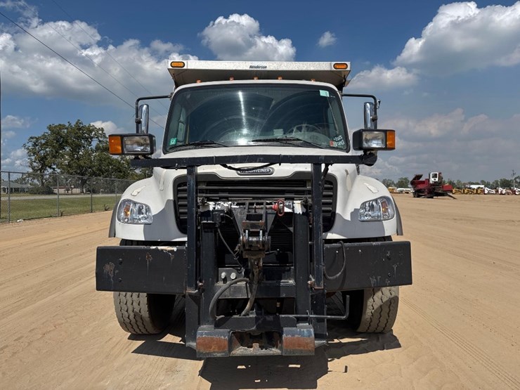 2003-freightliner-business-class-m2-spreader-truck-image-3
