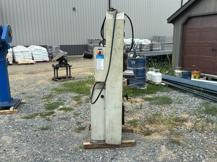 #131-•-vertical-band-saw-image-4