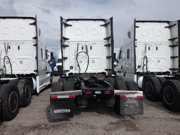 2024-freightliner-cascadia-126-image-6